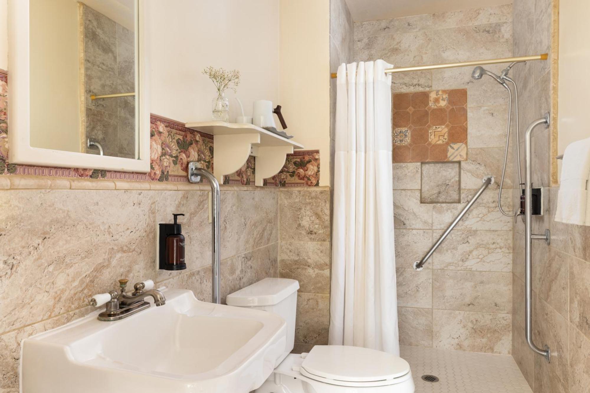 Centrella Hotel, A Kirkwood Collection Hotel Pacific Grove Kamer foto